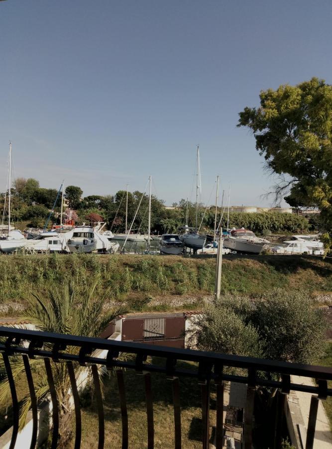 A La Vue Chambre Bagno Condiviso Shared Both2Piano No Lift No Navetta A Pagamento Aria Condizionata Ed Extra Bed 3 Minuti A Piedi Da Bus Per Fiera Di Roma Fiumicino Zewnętrze zdjęcie