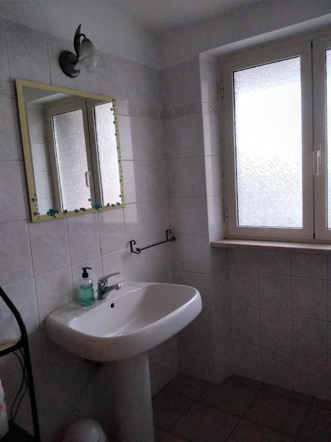 A La Vue Chambre Bagno Condiviso Shared Both2Piano No Lift No Navetta A Pagamento Aria Condizionata Ed Extra Bed 3 Minuti A Piedi Da Bus Per Fiera Di Roma Fiumicino Zewnętrze zdjęcie