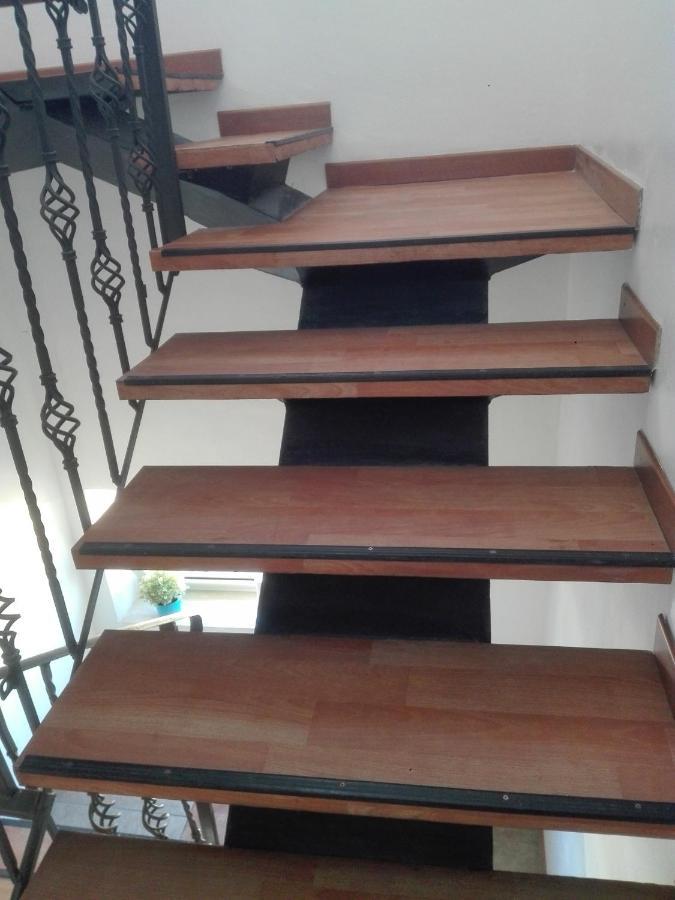 A La Vue Chambre Bagno Condiviso Shared Both2Piano No Lift No Navetta A Pagamento Aria Condizionata Ed Extra Bed 3 Minuti A Piedi Da Bus Per Fiera Di Roma Fiumicino Zewnętrze zdjęcie