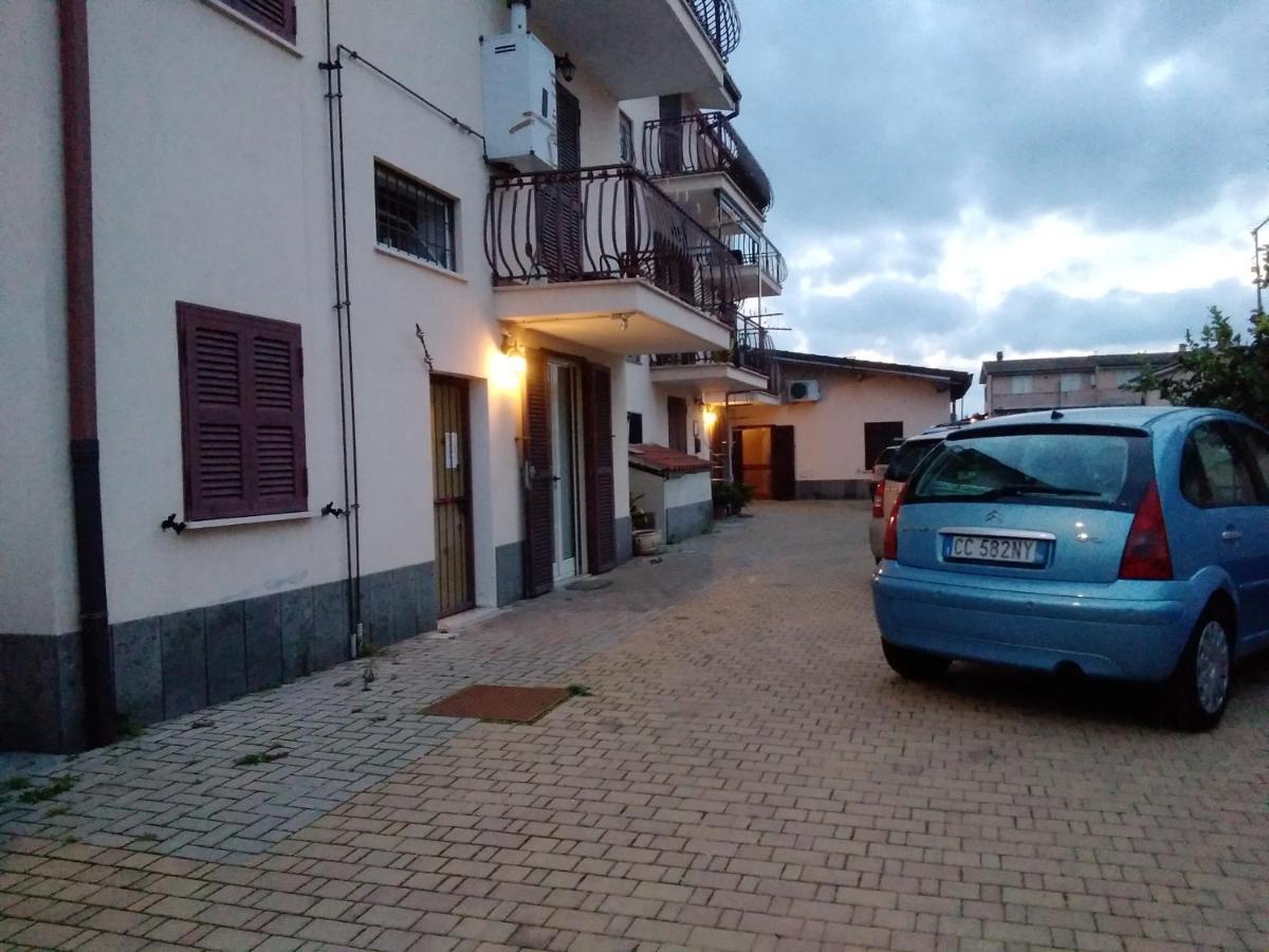 A La Vue Chambre Bagno Condiviso Shared Both2Piano No Lift No Navetta A Pagamento Aria Condizionata Ed Extra Bed 3 Minuti A Piedi Da Bus Per Fiera Di Roma Fiumicino Zewnętrze zdjęcie